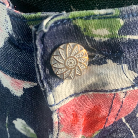 Vintage Ms floral mini skirt - Picture 2 of 6